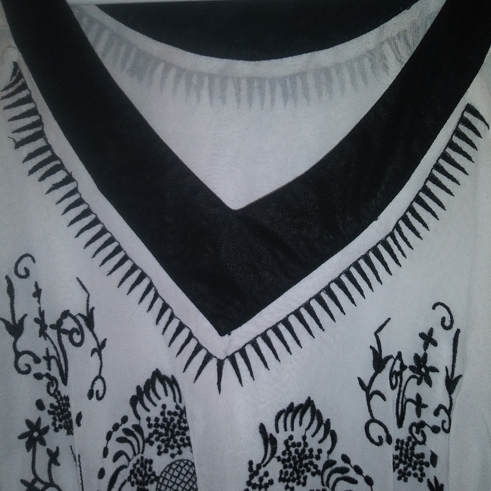 Blouse - Picture 2 of 4